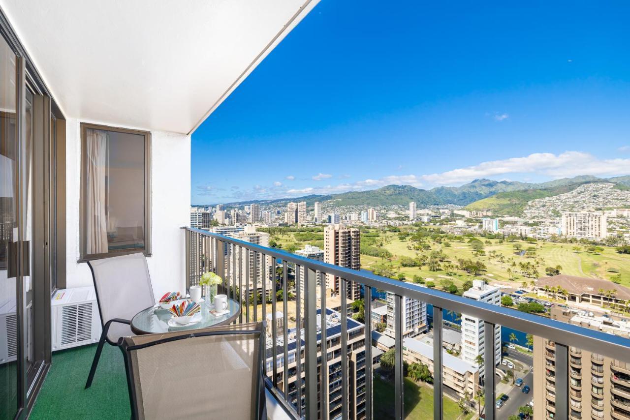 Waikiki Escapade Mountain Views Condo, Steps To Beach With Parking Perk Honolulu Exterior photo